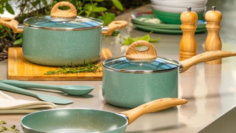 Jogo de panelas Brinox Botanika verde com cabo de madeira em uma cozinha moderna para ilustrar a análise completa